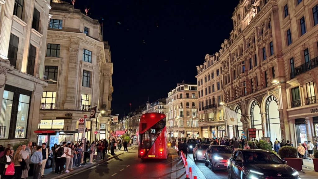 Regent Street – Tarihi mimarisiyle ünlü alışveriş caddesi