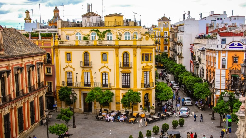 santa cruz mahallesi sevilla Santa Cruz Mahallesi – Tarihi sokakların labirenti