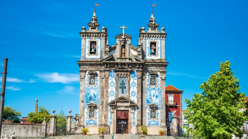 igreja de santo ildefonso porto Igreja de Santo Ildefonso – Azulejo cephesiyle dikkat çeken kilise