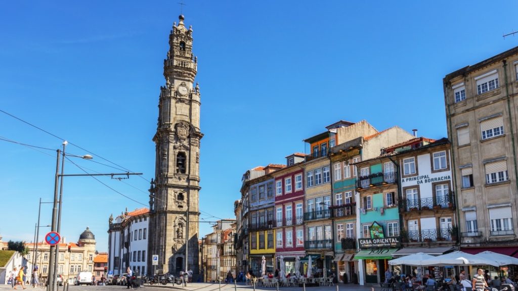 torre dos clerigos porto Torre dos Clérigos – Porto’nun gözlem kulesi