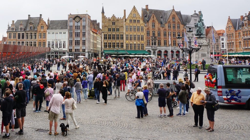 Brugge Şehir Merkezi – Yürüyüş ve ulaşım rehberi