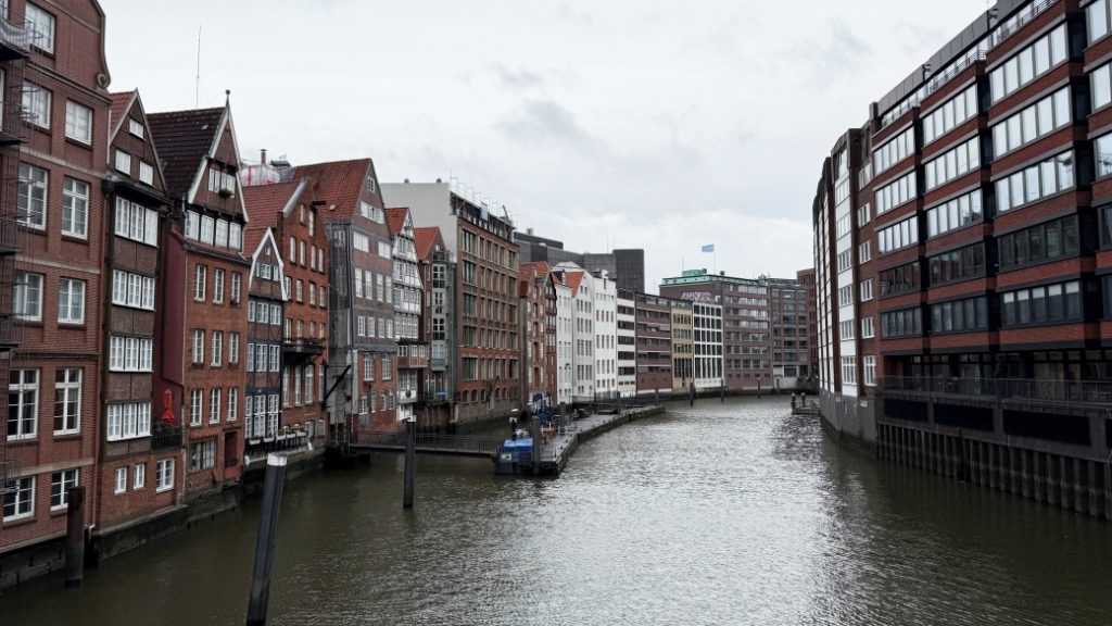 deichstrasse hamburg Deichstrasse – Tarihi koridor