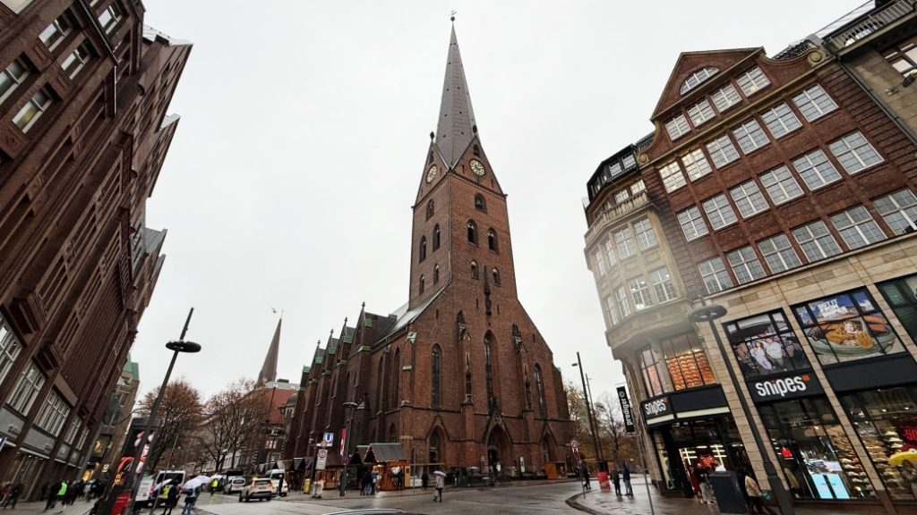 st peter kilisesi hamburg St. Peter Kilisesi – Şehrin en eski ibadet yapılarından