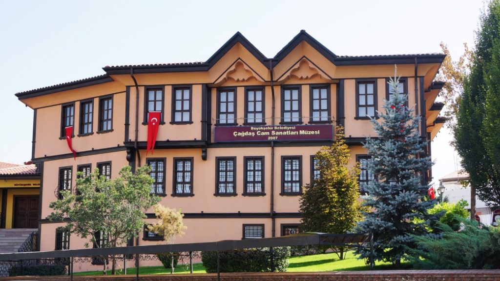 Çağdaş Cam Sanatları Müzesi – Sanatsal cam eserleri