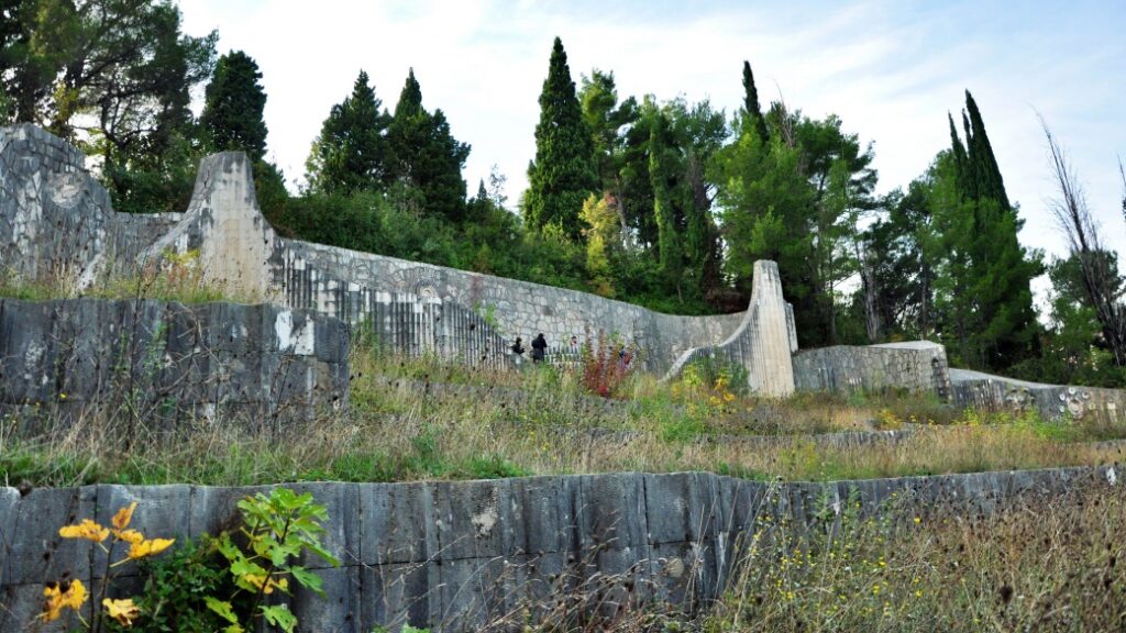 Partisan Memorial Cemetery – Anıt Mezarlık