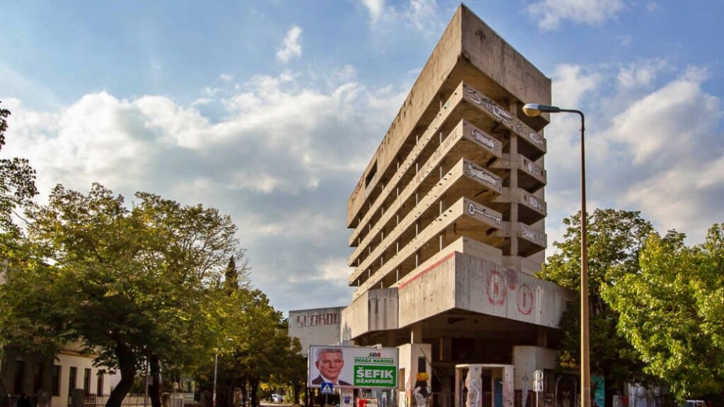 Sniper Tower – Savaşın İzleri