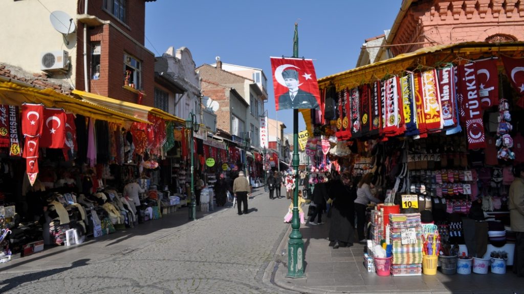 Taşbaşı Çarşısı – Geleneksel alışveriş