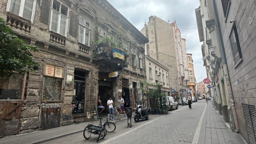 Erzsébetváros’ta konaklama: canlı sokaklar ve merkezi hat