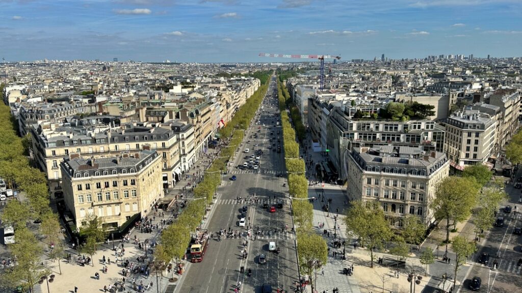 Champs-Élysées Çevresinde Konaklama