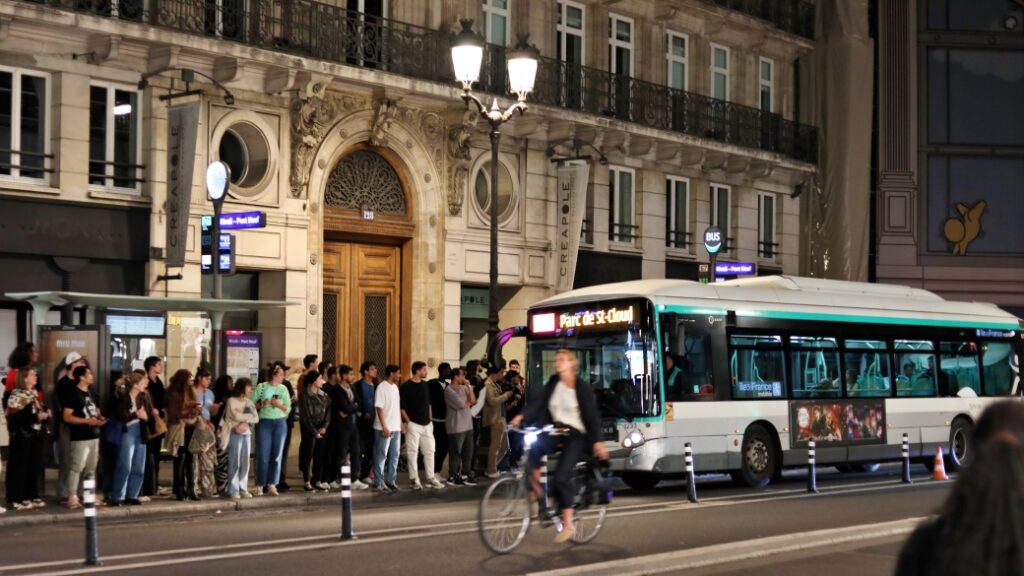 Orly Havalimanı Gece Otobüsleri