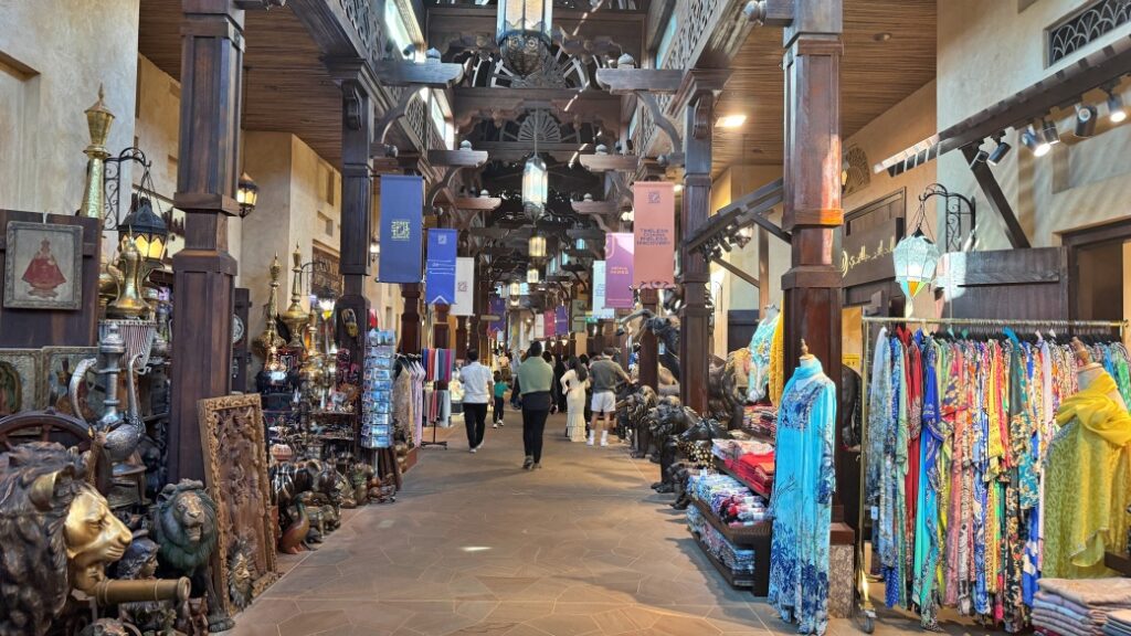 madinat jumeirah dubai Madinat Jumeirah – Geleneksel çarşı, otel ve manzara birleşimi