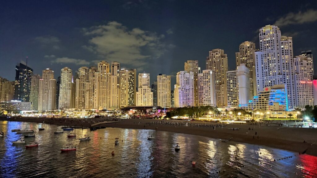 marina beach jbr dubai Marina Beach & JBR Walk – Plaj keyfi ve sahil yürüyüşü