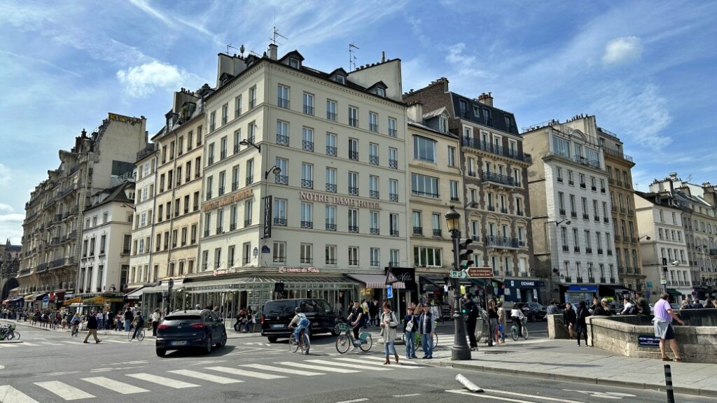 Paris’te Konaklama Fiyatları Rehberi