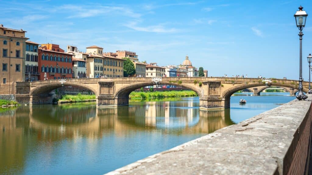 Ponte Santa Trinita – Zarif taş köprü