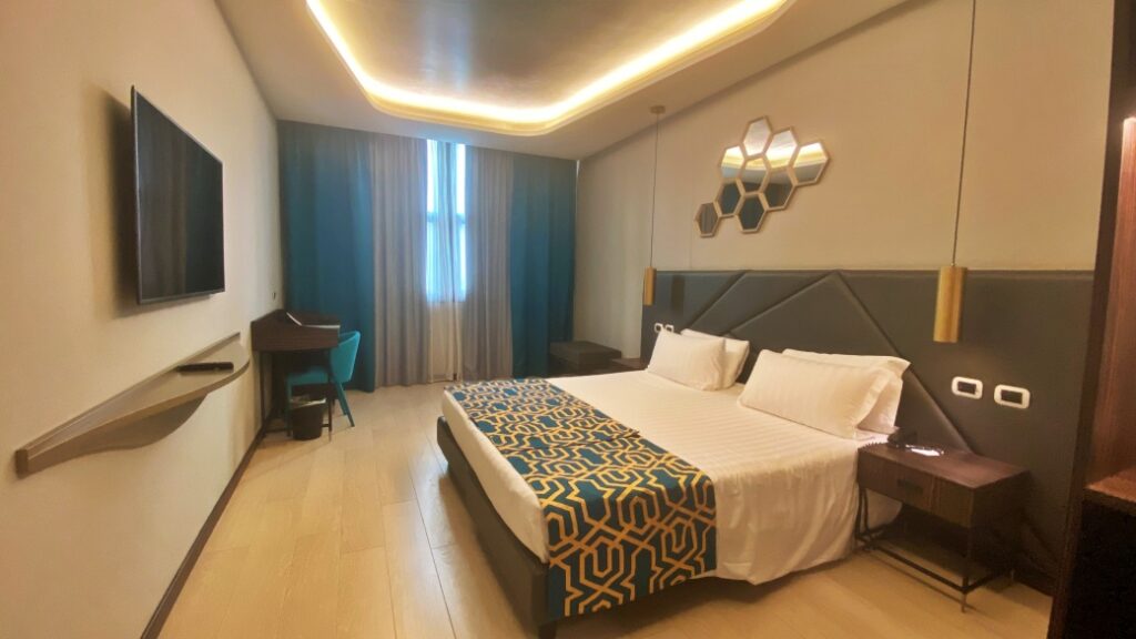 The Hive Hotel Konaklama Deneyimi