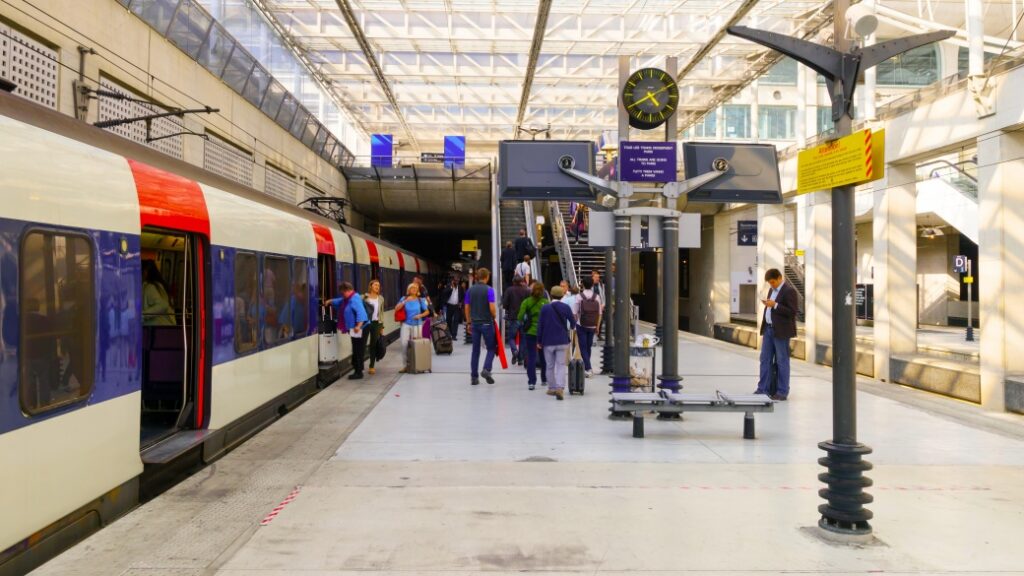 Paris CDG RER B ve TGV Tren Ulaşımı