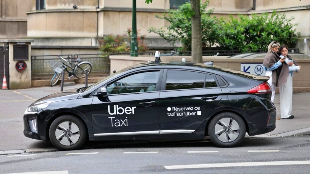 Paris Havalimanı Uber ve VTC Araçları