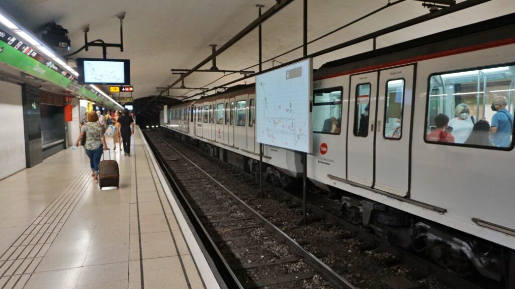 Barselona Metro L9 Sud Havalimanı Hattı