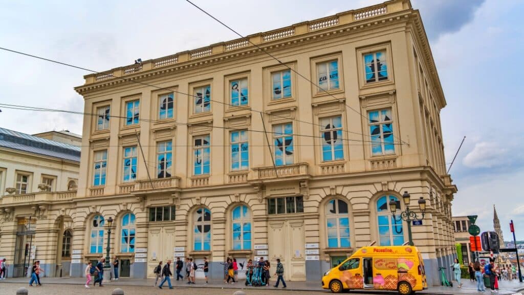 BELvue Müzesi, Belçika tarihini anlatan modern ve interaktif bir müzedir