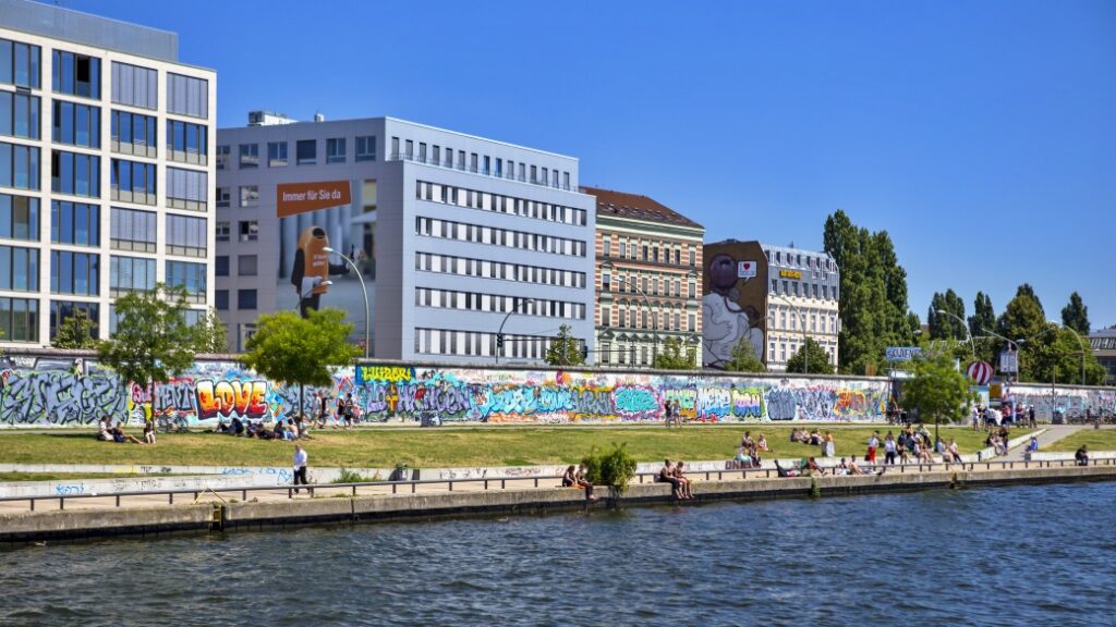 friedrichshain berlin Friedrichshain Bölgesi ve Konaklama