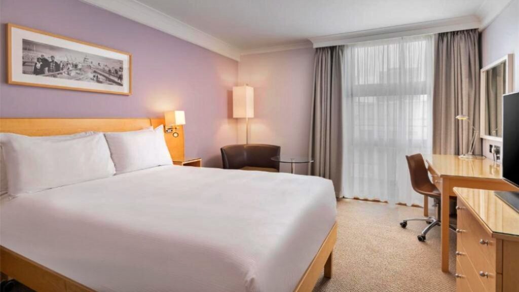 Hilton London Kensington Hotel dış görünümü