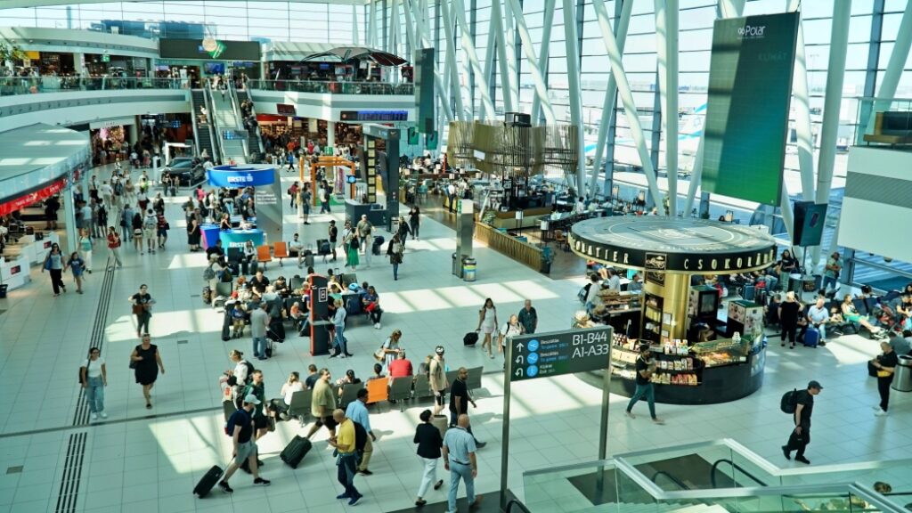 Liszt Ferenc Havalimanı Terminal Genel Görünümü