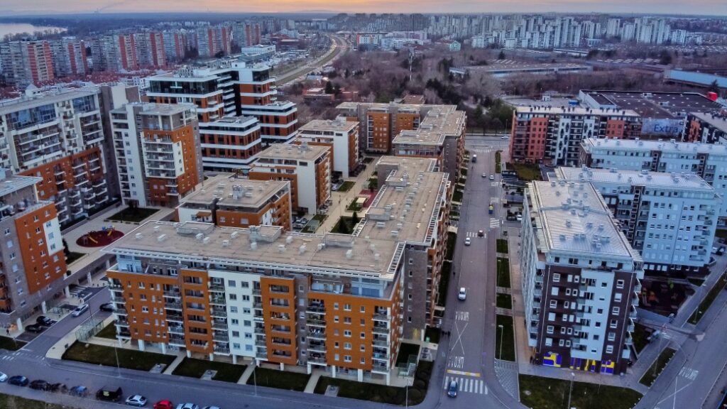 Novi Beograd bölgesinde konaklama ve modern şehir planı