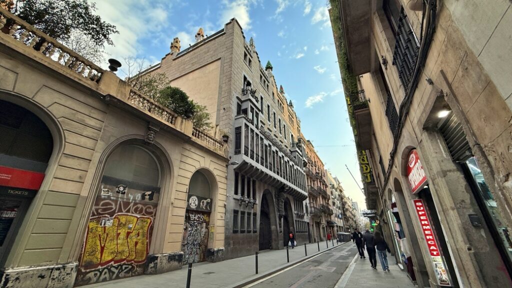 Palau Güell – Gaudi’nin erken dönem saray projesi